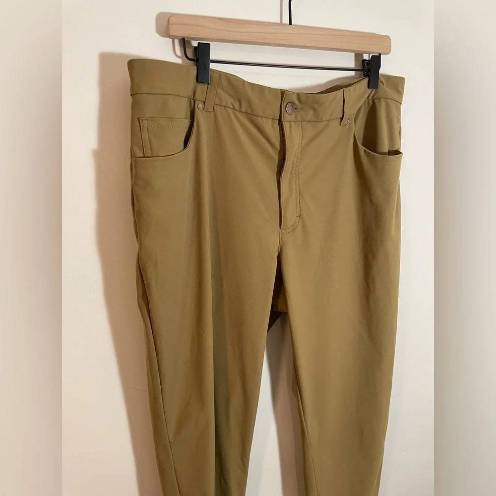 VRST Limitless 4-Way Stretch Athletic Performance Chino Pants Size 38 x 30 Tan